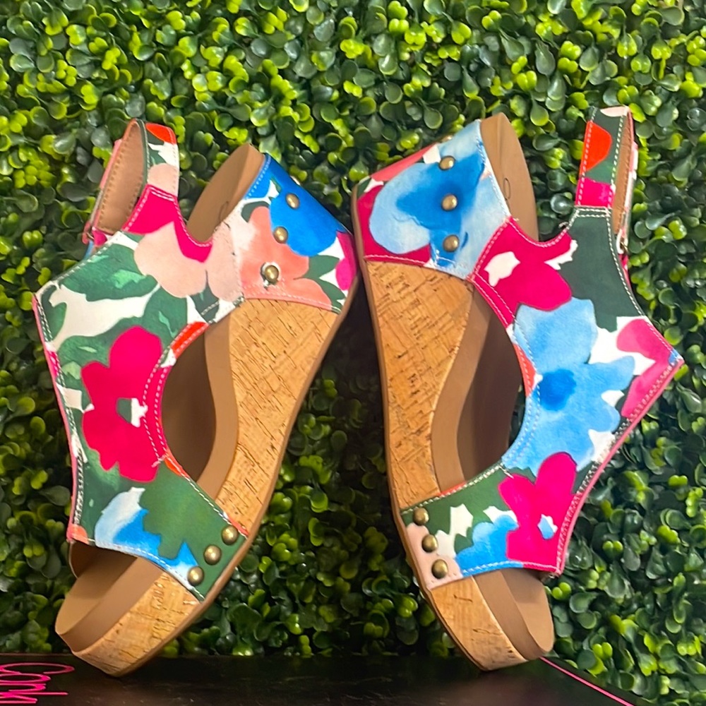 🎉❤️ LAST ONE!! HOST PICK! Multicolor Spring Summer Corkys Carley Flower Sandals - Picture 2 of 7